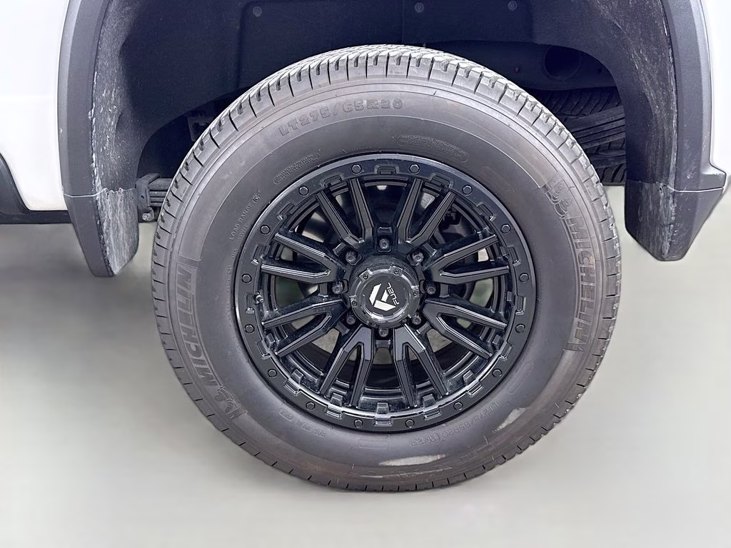 2024 Iridescent Pearl Tricoat Chevrolet Silverado 2500HD High Country 4X4 Truck