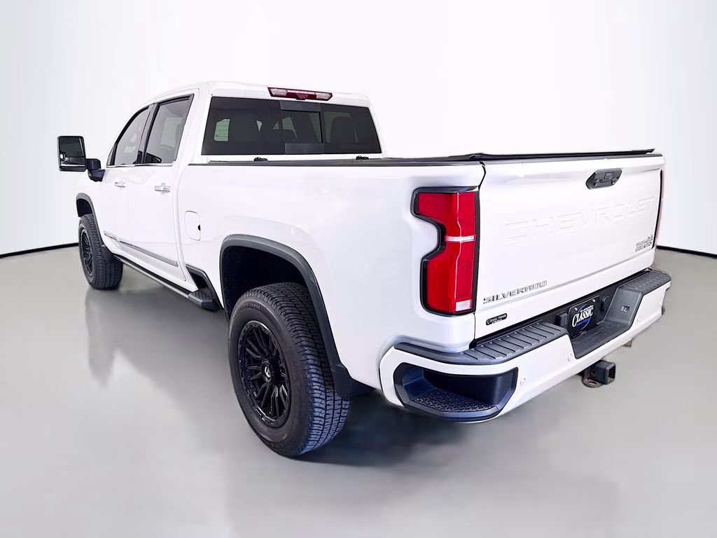 2024 Iridescent Pearl Tricoat Chevrolet Silverado 2500HD High Country 4X4 Truck