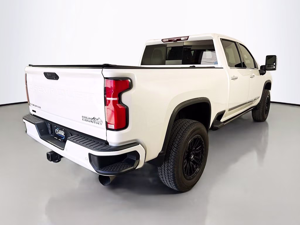 2024 Iridescent Pearl Tricoat Chevrolet Silverado 2500HD High Country 4X4 Truck