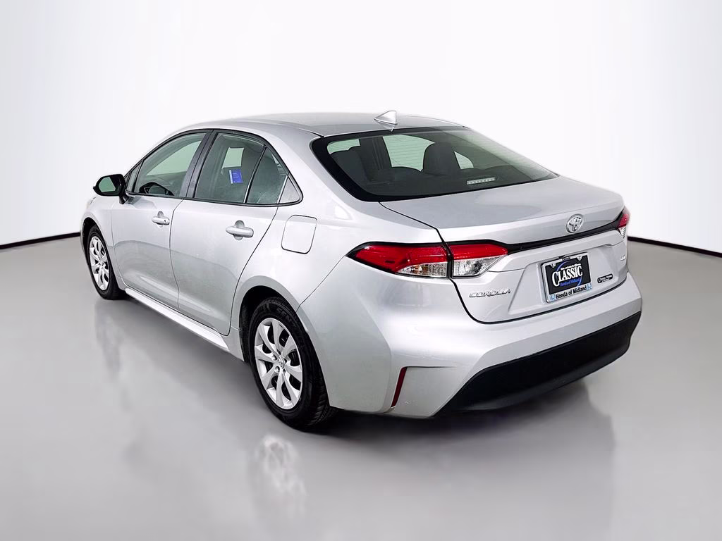 2024 Classic Silver Metallic Toyota Corolla LE FWD Sedan