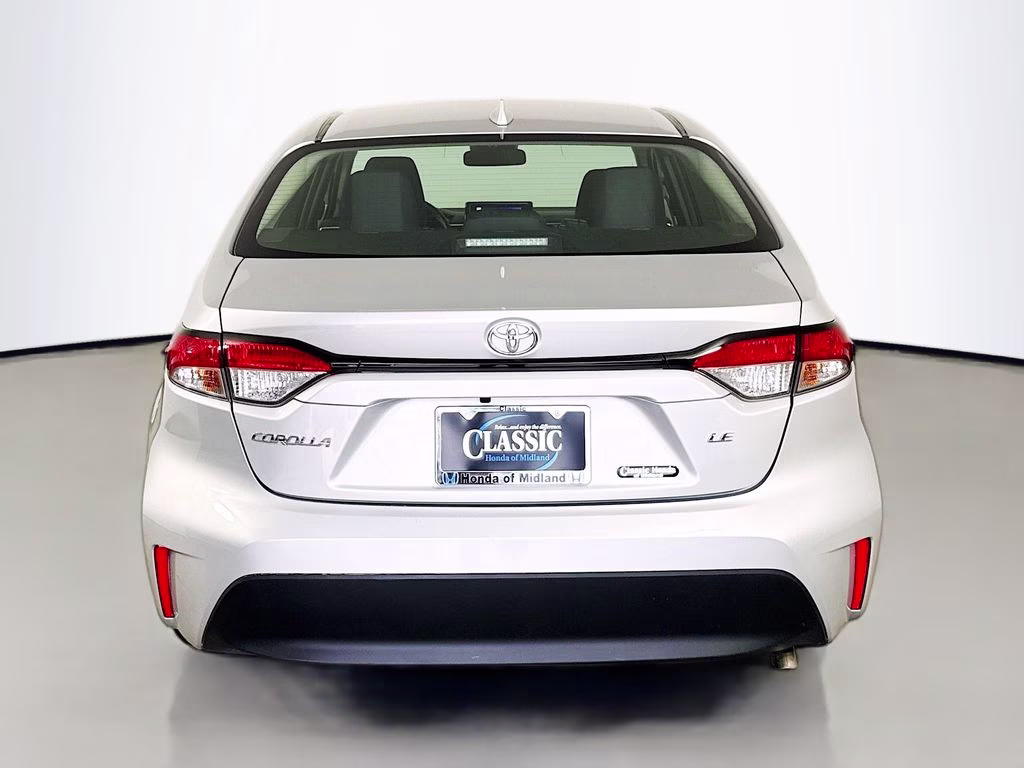 2024 Classic Silver Metallic Toyota Corolla LE FWD Sedan