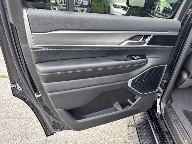 2026 High Gloss Black Jeep Grand Wagoneer 4x2 RWD SUV