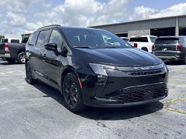 2027 Diamond Black Crystal Pearlcoat Chrysler Pacifica Limited FWD Van
