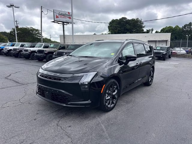 2027 Diamond Black Crystal Pearlcoat Chrysler Pacifica Limited FWD Van