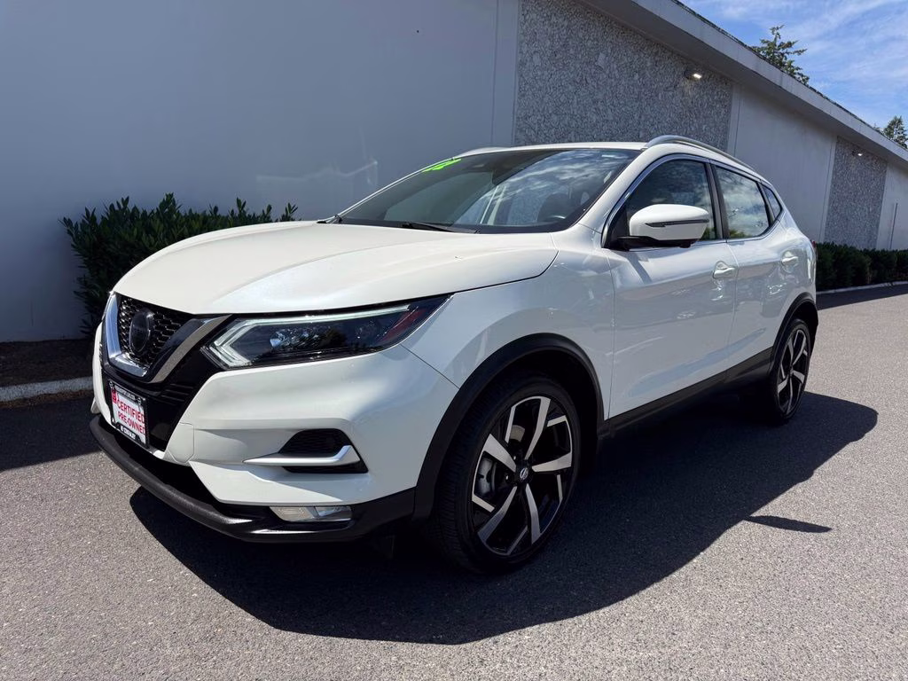 2022 Nissan Rogue Sport SL AWD's photo
