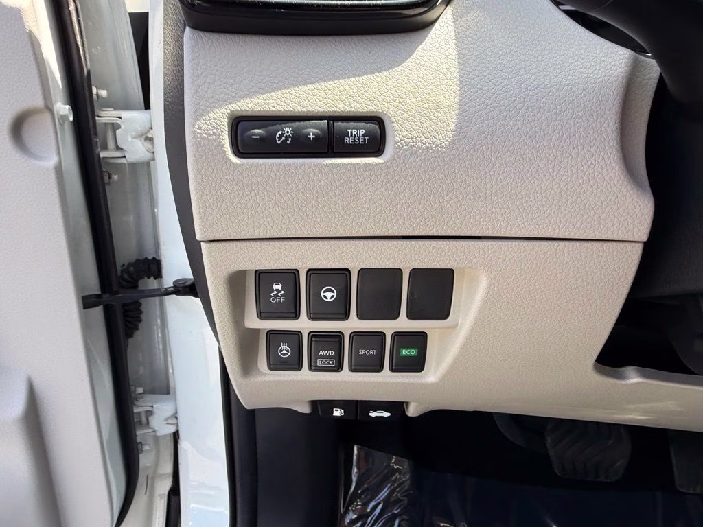 2022 Pearl White Tricoat Nissan Rogue Sport SL AWD SUV