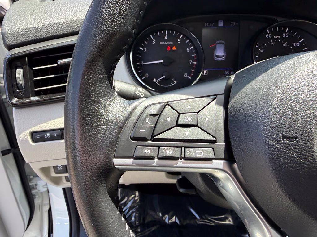 2022 Pearl White Tricoat Nissan Rogue Sport SL AWD SUV