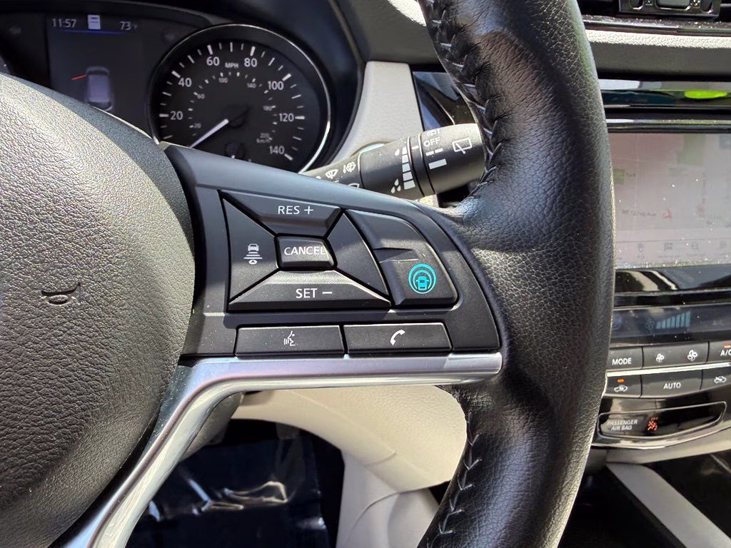 2022 Pearl White Tricoat Nissan Rogue Sport SL AWD SUV