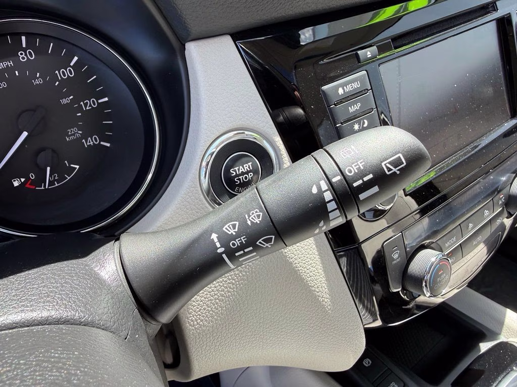 2022 Pearl White Tricoat Nissan Rogue Sport SL AWD SUV