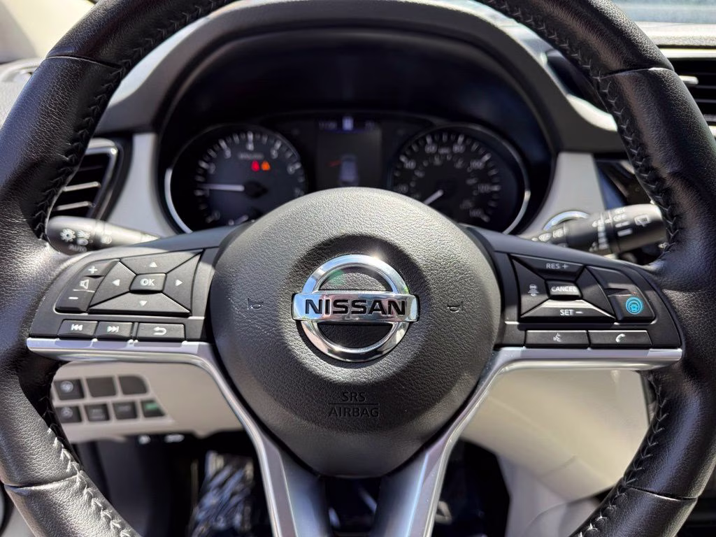 2022 Pearl White Tricoat Nissan Rogue Sport SL AWD SUV