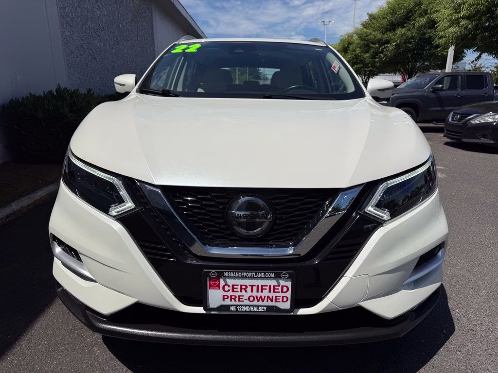 2022 Pearl White Tricoat Nissan Rogue Sport SL AWD SUV