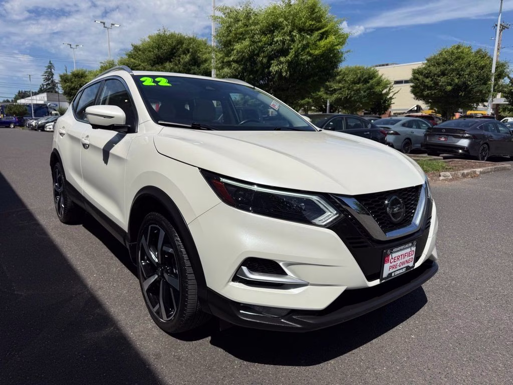 2022 Pearl White Tricoat Nissan Rogue Sport SL AWD SUV