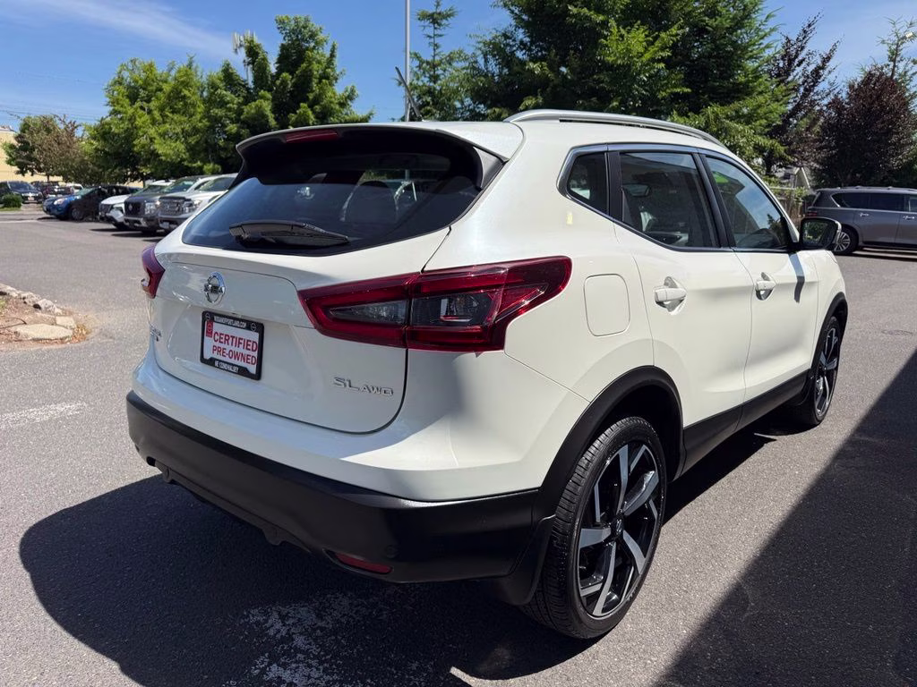 2022 Pearl White Tricoat Nissan Rogue Sport SL AWD SUV