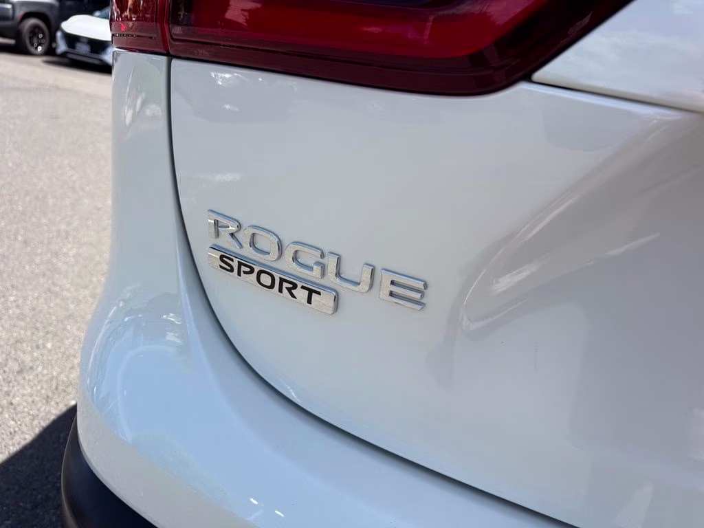 2022 Pearl White Tricoat Nissan Rogue Sport SL AWD SUV