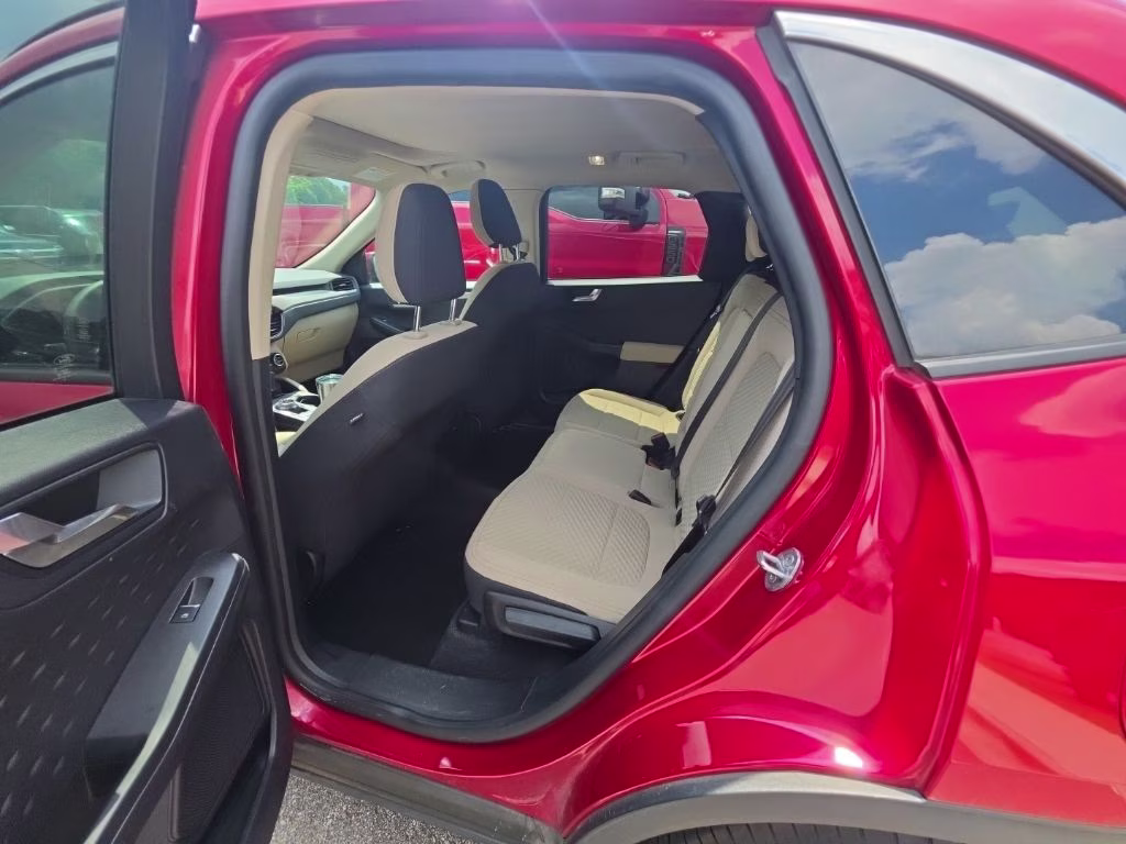 2020 Red Metallic Ford Escape SE FWD SUV