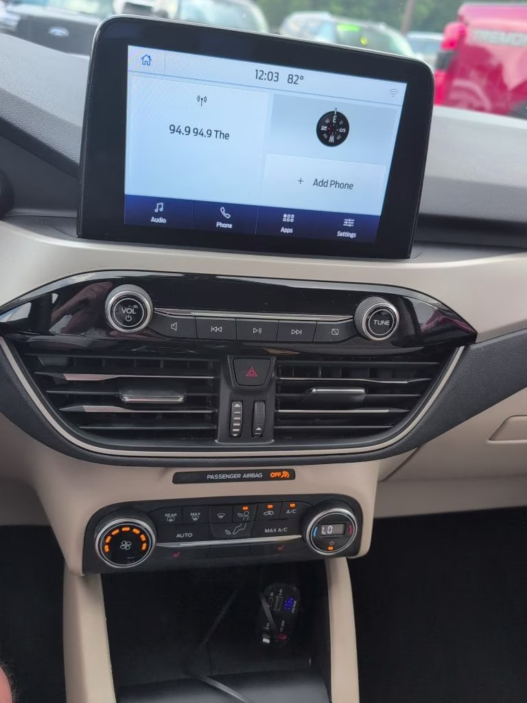 2020 Red Metallic Ford Escape SE FWD SUV