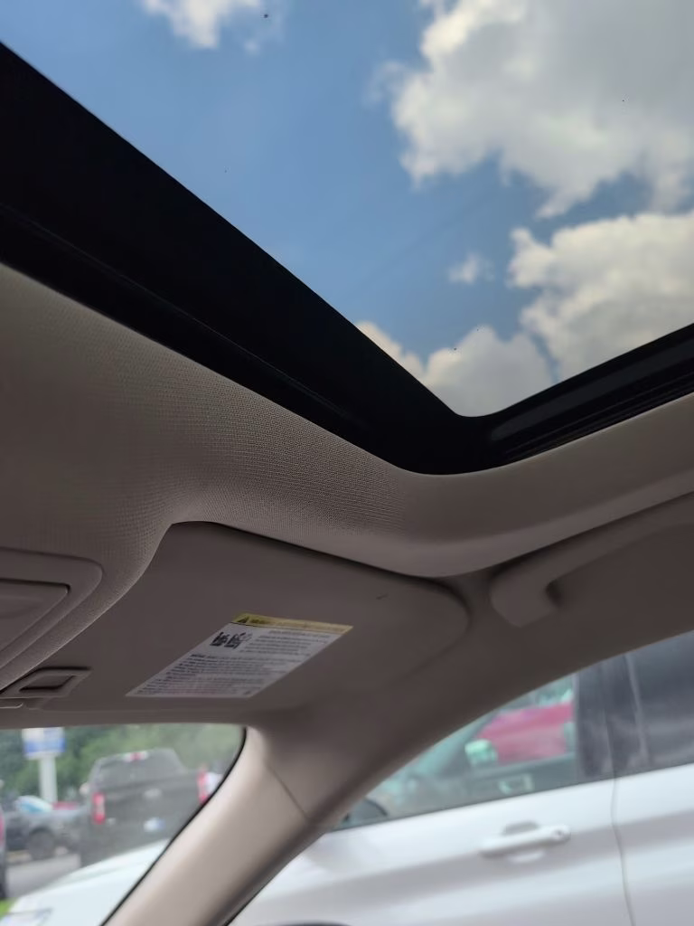 2020 Red Metallic Ford Escape SE FWD SUV