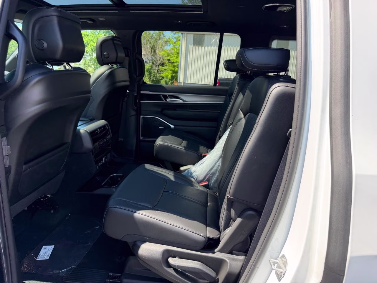 2026 Bright White Clearcoat Jeep Grand Wagoneer 4x4 4X4 SUV