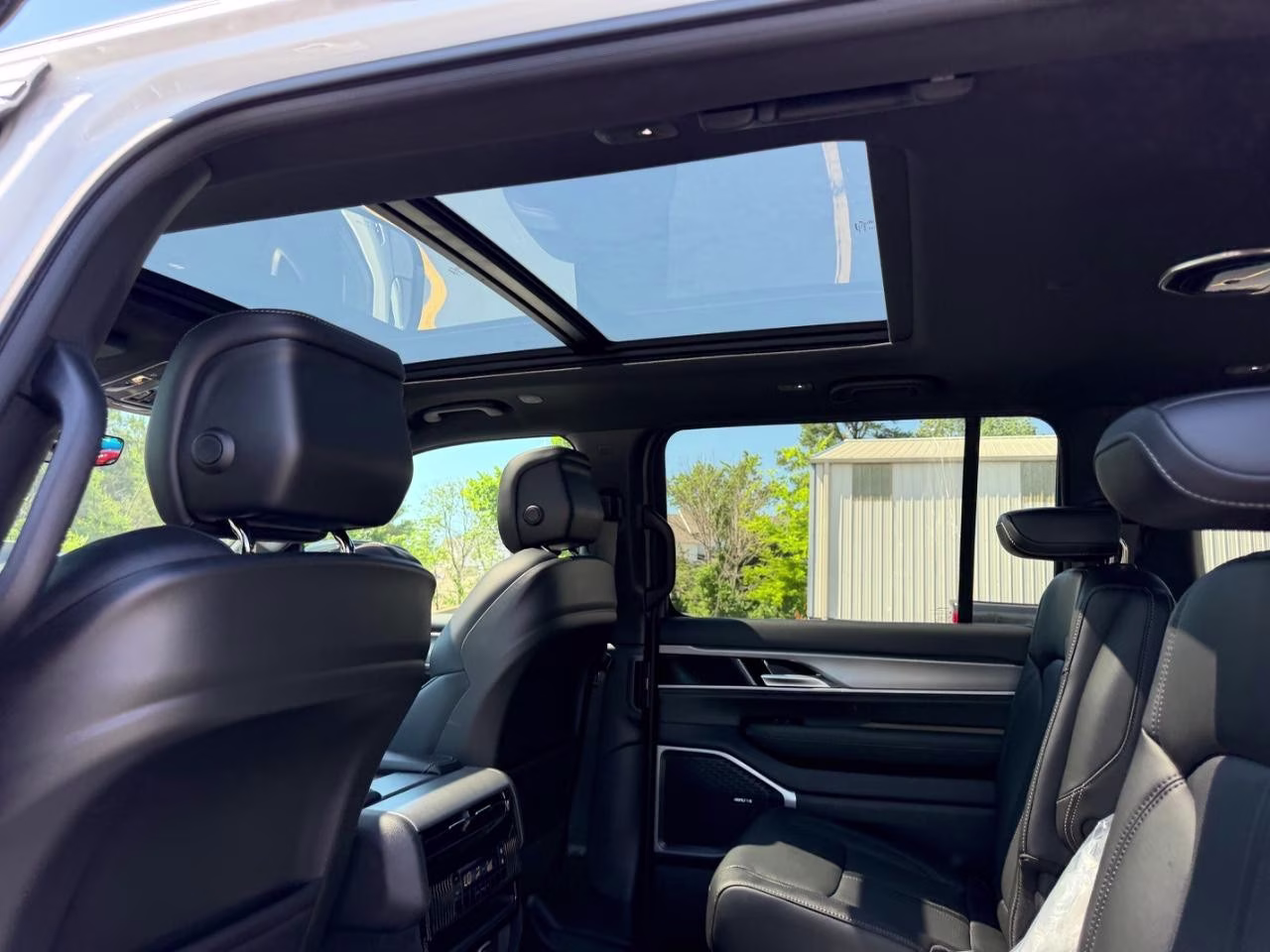 2026 Bright White Clearcoat Jeep Grand Wagoneer 4x4 4X4 SUV