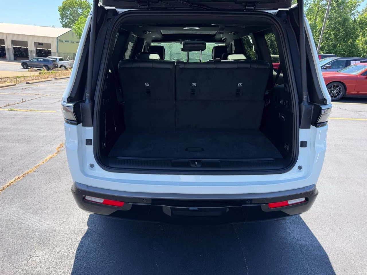2026 Bright White Clearcoat Jeep Grand Wagoneer 4x4 4X4 SUV