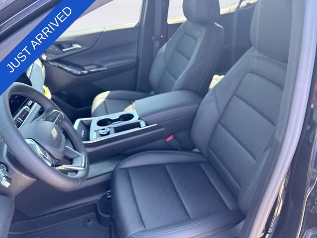 2026 Mosaic Black Metallic Chevrolet Equinox LT FWD SUV
