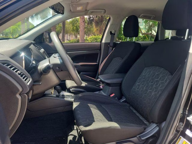 2024 Labrador Black Pearl Mitsubishi Outlander Sport 2.0 ES 4X4 SUV