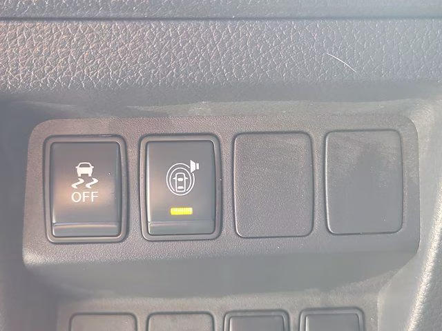 2017 Magnetic Black Nissan Rogue S FWD SUV