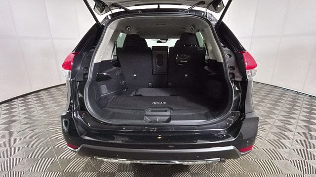 2020 Magnetic Black Pearl Nissan Rogue SV AWD SUV