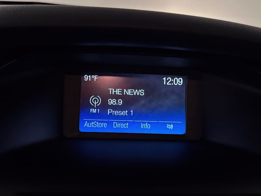 2015 Ingot Silver Ford Focus SE FWD Sedan
