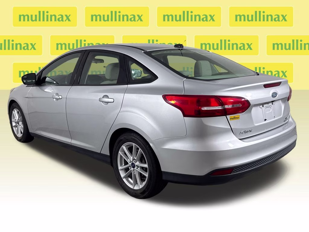 2015 Ingot Silver Ford Focus SE FWD Sedan