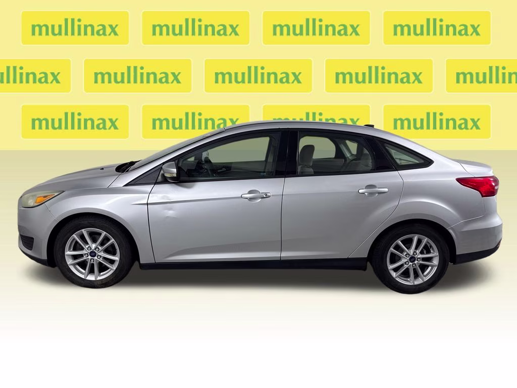 2015 Ingot Silver Ford Focus SE FWD Sedan