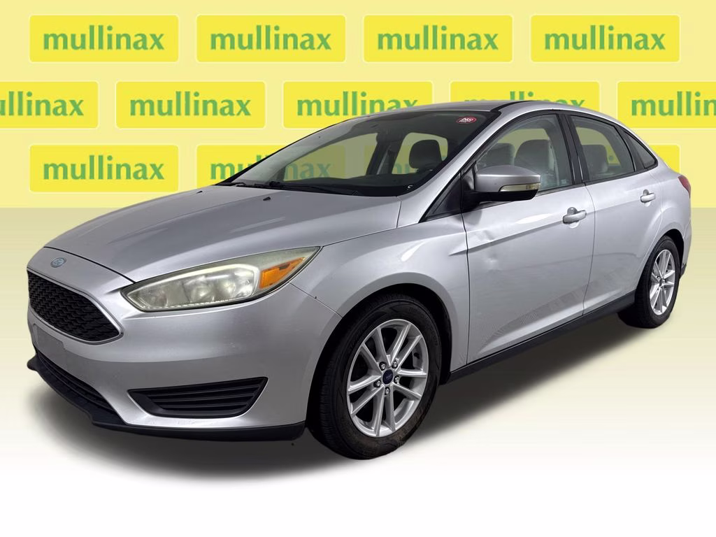 2015 Ingot Silver Ford Focus SE FWD Sedan
