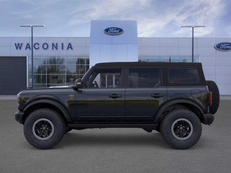 2025 Shadow Black Ford Bronco Badlands 4X4 SUV
