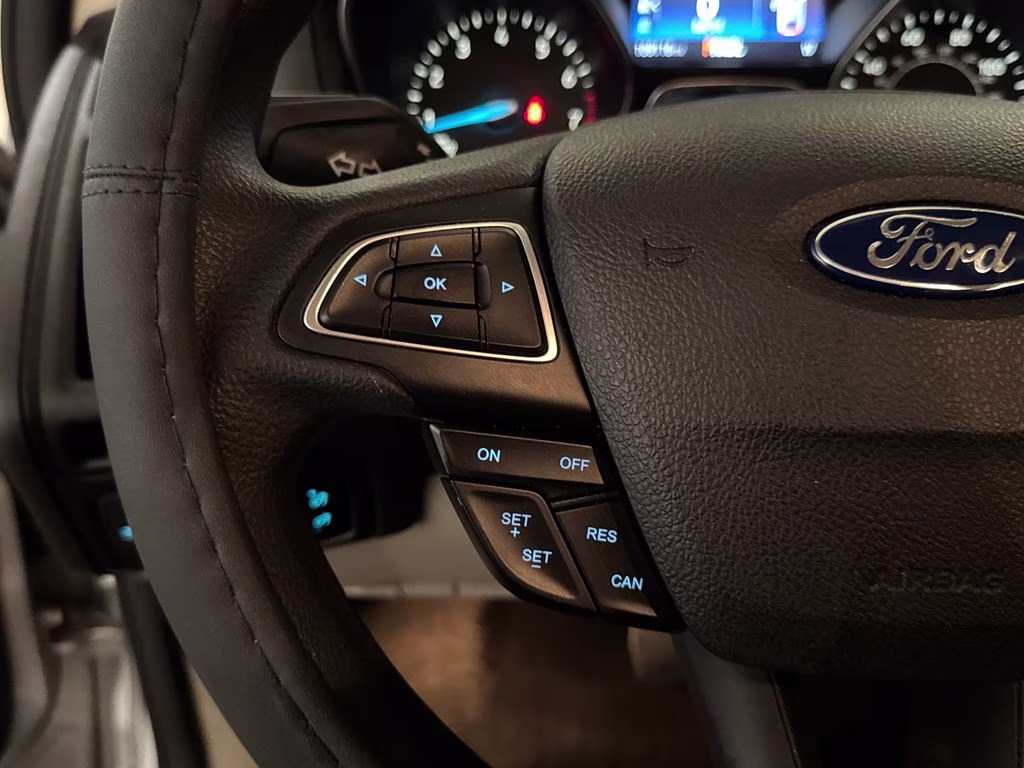 2015 Ingot Silver Ford Focus SE FWD Sedan