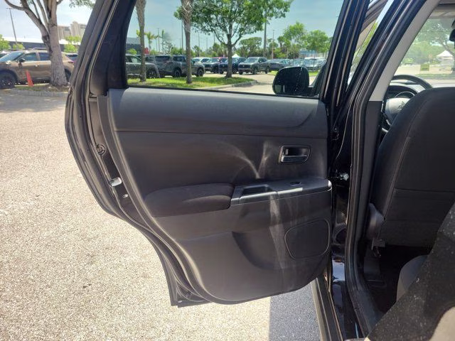 2024 Labrador Black Pearl Mitsubishi Outlander Sport 2.0 ES 4X4 SUV