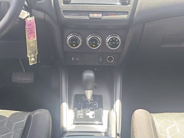 2024 Labrador Black Pearl Mitsubishi Outlander Sport 2.0 ES 4X4 SUV