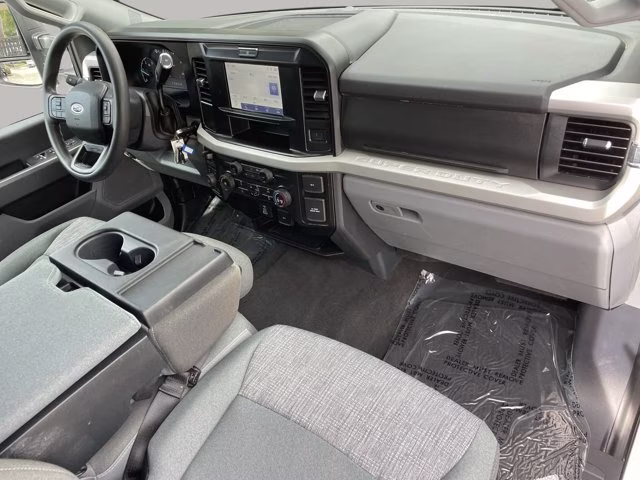 2025 Oxford White Ford Super Duty F-250 SRW XLT 4X4 Truck