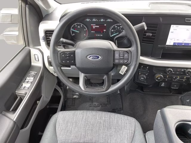 2025 Oxford White Ford Super Duty F-250 SRW XLT 4X4 Truck
