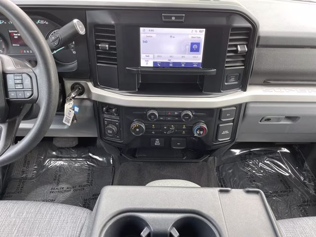2025 Oxford White Ford Super Duty F-250 SRW XLT 4X4 Truck