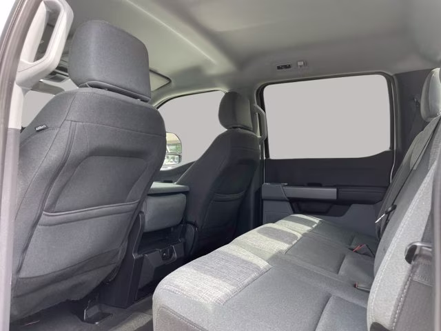 2025 Oxford White Ford Super Duty F-250 SRW XLT 4X4 Truck