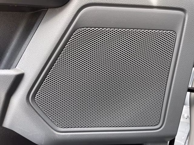 2025 Oxford White Ford Super Duty F-250 SRW XLT 4X4 Truck