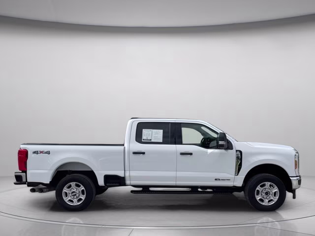 2025 Oxford White Ford Super Duty F-250 SRW XLT 4X4 Truck