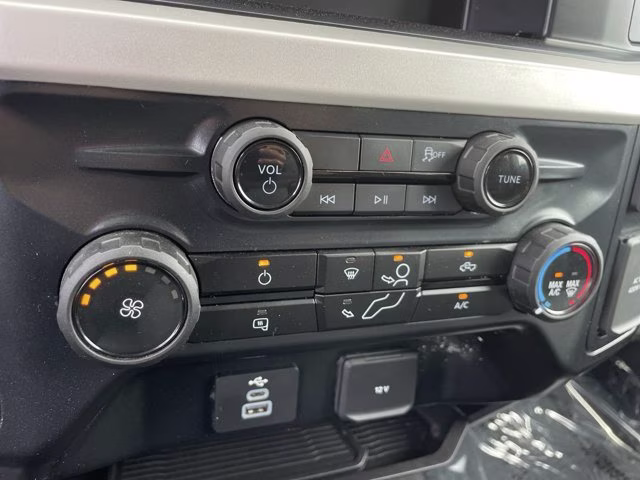 2025 Oxford White Ford Super Duty F-250 SRW XLT 4X4 Truck