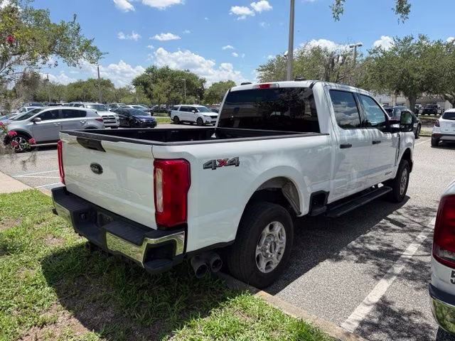 2025 Oxford White Ford Super Duty F-250 SRW XLT 4X4 Truck