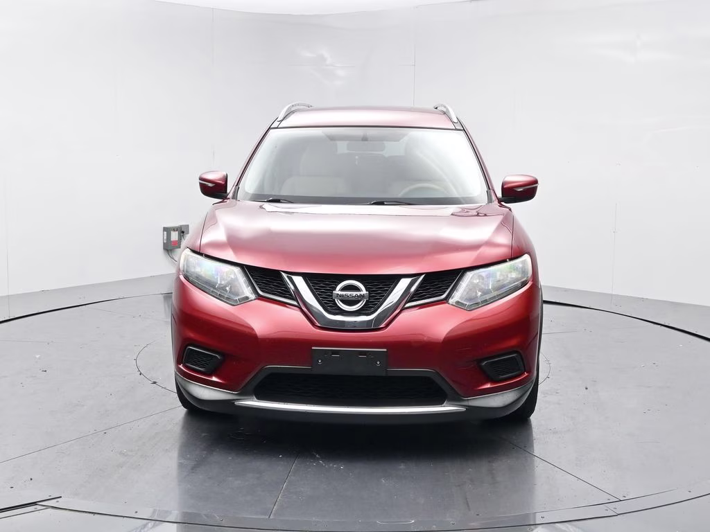 2015 Cayenne Red Pearl Nissan Rogue SV FWD SUV