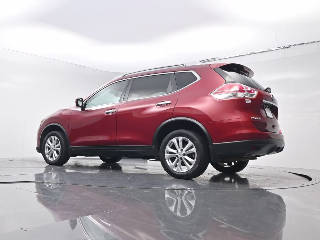 2015 Cayenne Red Pearl Nissan Rogue SV FWD SUV