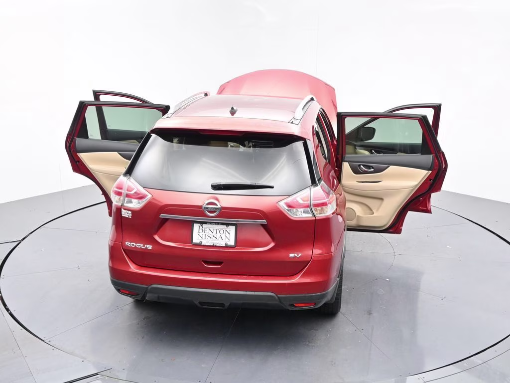 2015 Cayenne Red Pearl Nissan Rogue SV FWD SUV