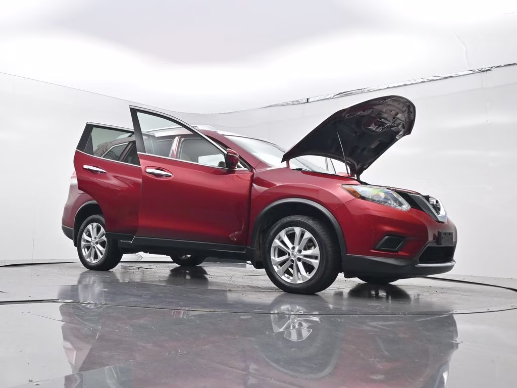 2015 Cayenne Red Pearl Nissan Rogue SV FWD SUV