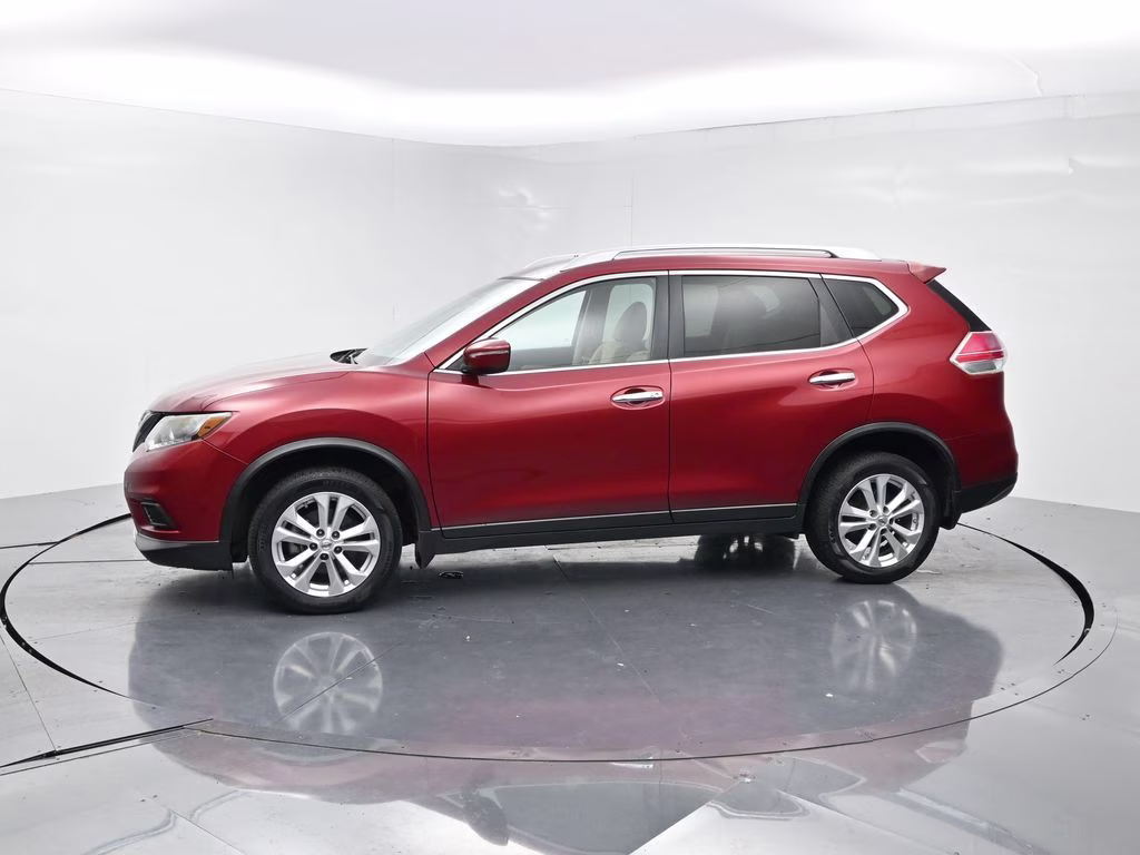 2015 Cayenne Red Pearl Nissan Rogue SV FWD SUV