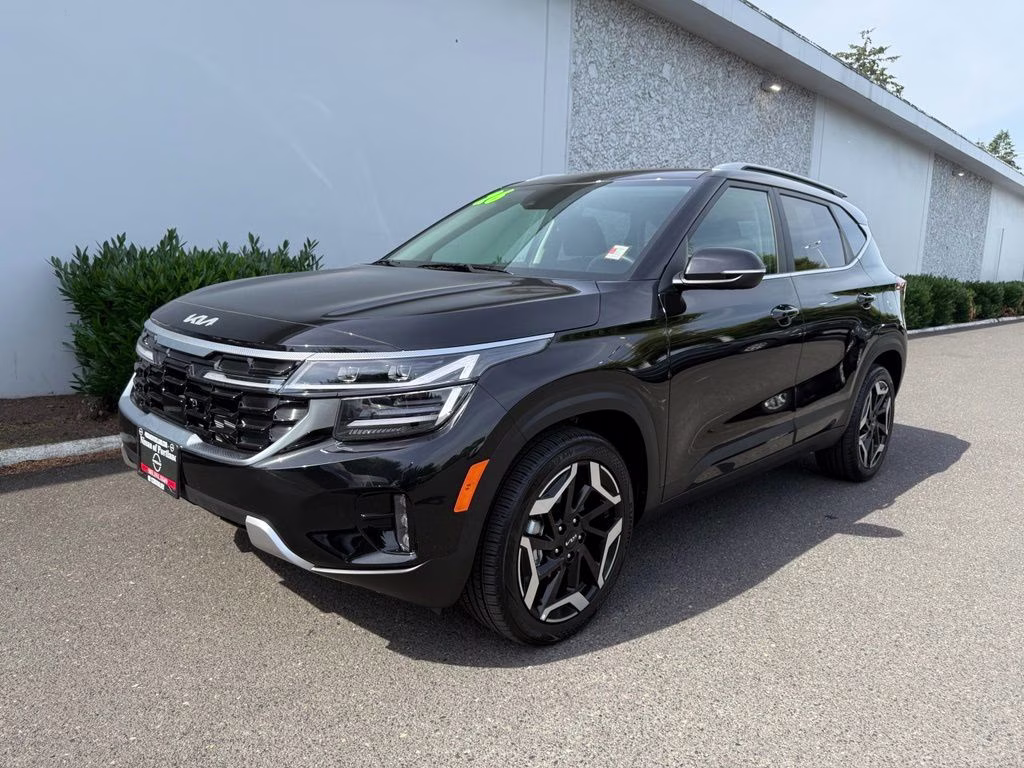 2026 Fusion Black Kia Seltos SX AWD SUV